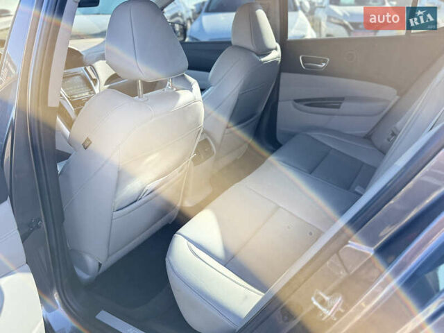 Серый Акура ТЛХ, объемом двигателя 2.36 л и пробегом 98 тыс. км за 16999 $, фото 51 на Automoto.ua