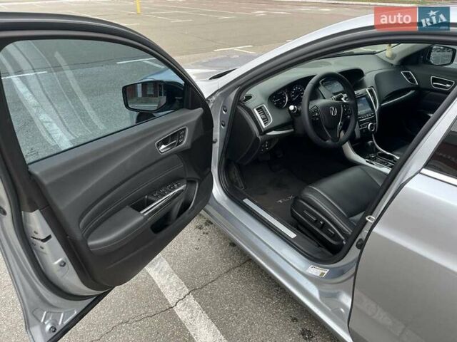Серый Акура ТЛХ, объемом двигателя 2.36 л и пробегом 93 тыс. км за 18500 $, фото 16 на Automoto.ua