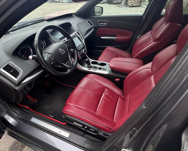 Серый Акура ТЛХ, объемом двигателя 2.5 л и пробегом 79 тыс. км за 19500 $, фото 6 на Automoto.ua