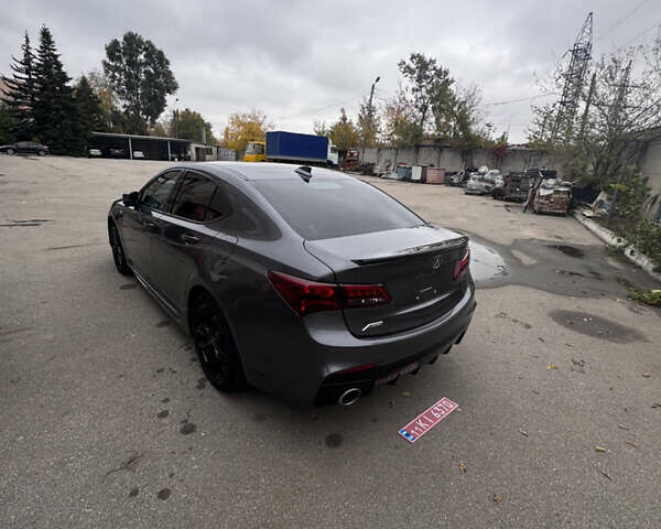 Серый Акура ТЛХ, объемом двигателя 2.5 л и пробегом 79 тыс. км за 19500 $, фото 2 на Automoto.ua