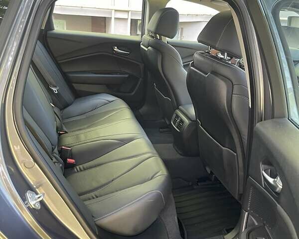 Серый Акура ТЛХ, объемом двигателя 0 л и пробегом 28 тыс. км за 31000 $, фото 21 на Automoto.ua