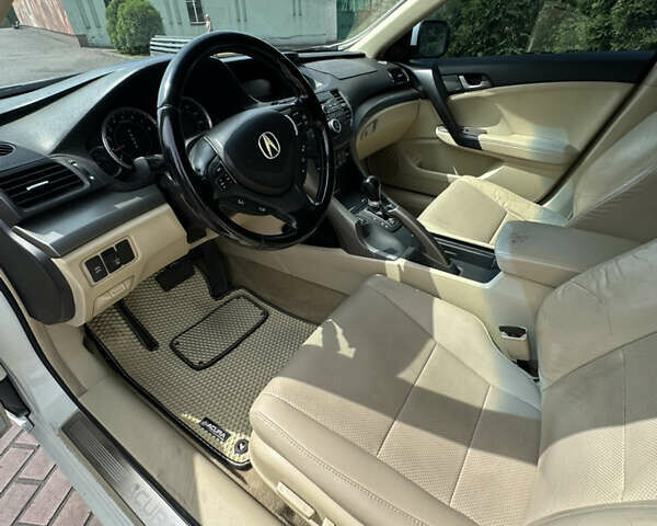 Белый Акура ТСХ, объемом двигателя 2.4 л и пробегом 224 тыс. км за 9500 $, фото 17 на Automoto.ua
