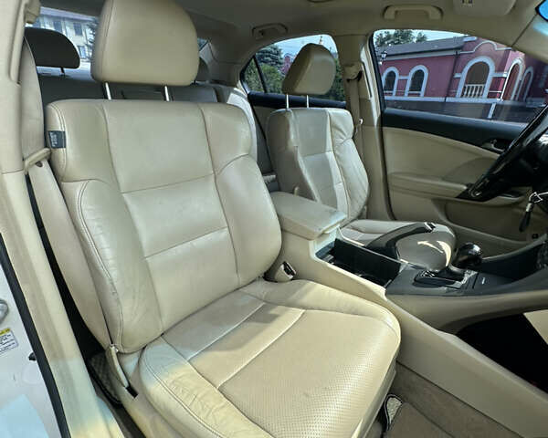 Белый Акура ТСХ, объемом двигателя 2.4 л и пробегом 224 тыс. км за 9500 $, фото 27 на Automoto.ua