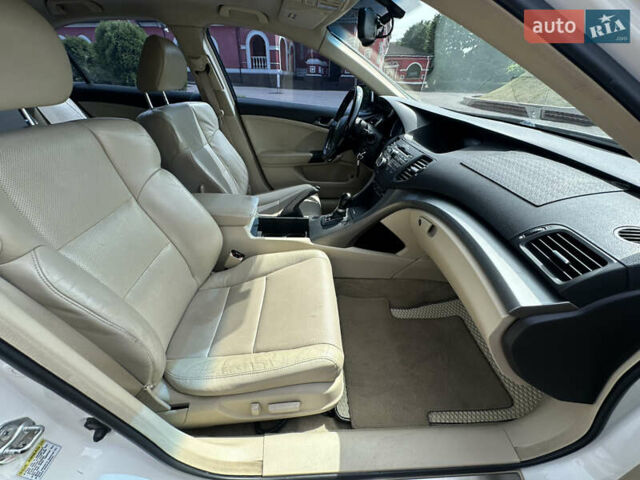Белый Акура ТСХ, объемом двигателя 2.4 л и пробегом 224 тыс. км за 9500 $, фото 25 на Automoto.ua