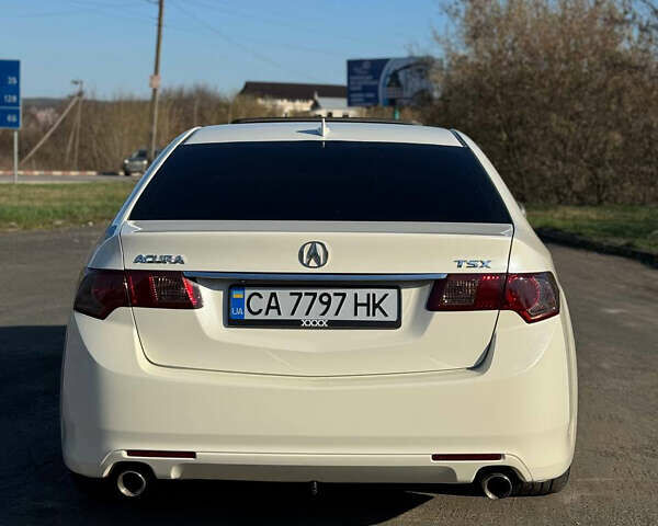 Белый Акура ТСХ, объемом двигателя 2.4 л и пробегом 262 тыс. км за 9650 $, фото 4 на Automoto.ua