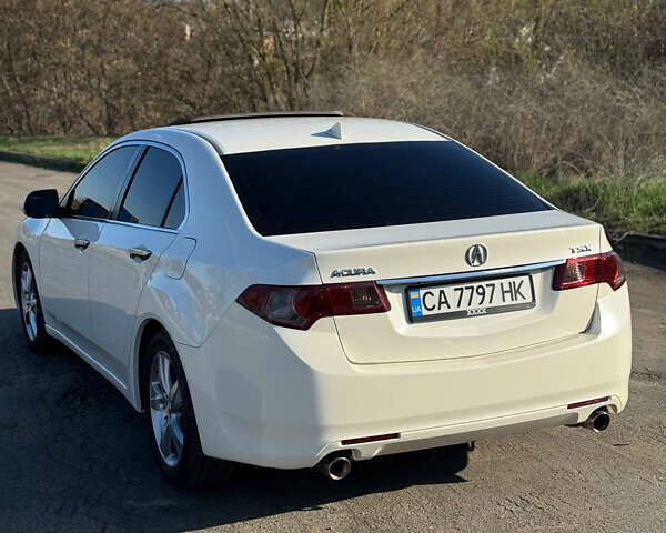 Белый Акура ТСХ, объемом двигателя 2.4 л и пробегом 262 тыс. км за 9650 $, фото 5 на Automoto.ua