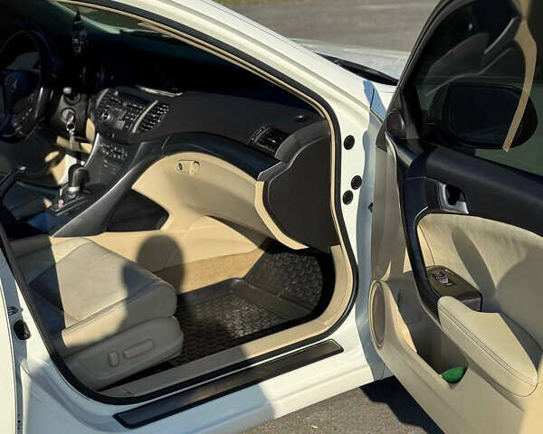 Белый Акура ТСХ, объемом двигателя 2.4 л и пробегом 262 тыс. км за 9650 $, фото 7 на Automoto.ua