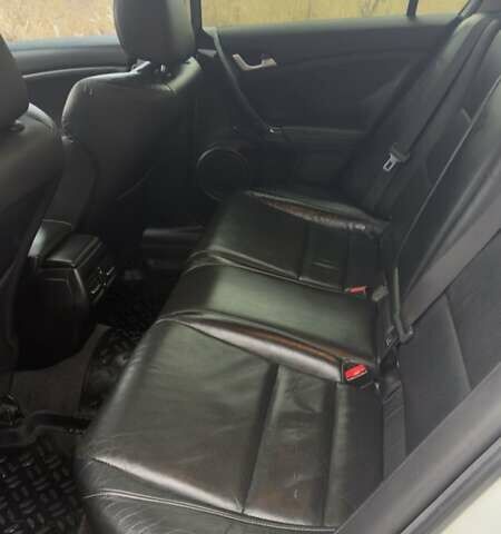 Белый Акура ТСХ, объемом двигателя 2.4 л и пробегом 203 тыс. км за 10100 $, фото 16 на Automoto.ua