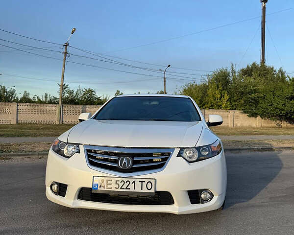 Белый Акура ТСХ, объемом двигателя 2.35 л и пробегом 189 тыс. км за 11500 $, фото 3 на Automoto.ua
