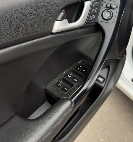 Белый Акура ТСХ, объемом двигателя 2.4 л и пробегом 203 тыс. км за 10100 $, фото 13 на Automoto.ua