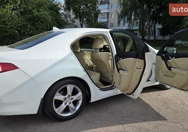 Белый Акура ТСХ, объемом двигателя 2.4 л и пробегом 200 тыс. км за 11400 $, фото 37 на Automoto.ua