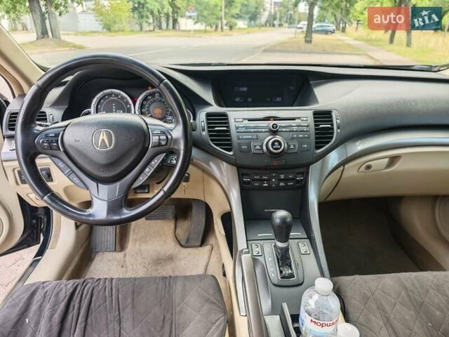 Черный Акура ТСХ, объемом двигателя 2.4 л и пробегом 231 тыс. км за 9500 $, фото 4 на Automoto.ua