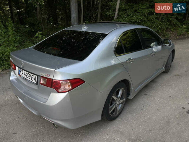Серый Акура ТСХ, объемом двигателя 2.4 л и пробегом 173 тыс. км за 9100 $, фото 7 на Automoto.ua