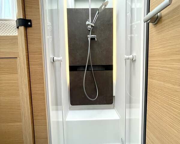 Белый Адриа СЛ, объемом двигателя 2.22 л и пробегом 45 тыс. км за 92185 $, фото 13 на Automoto.ua