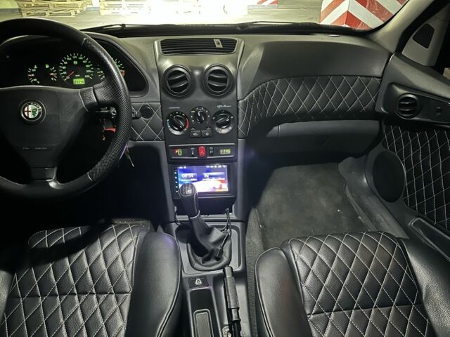 Красный Альфа 145, объемом двигателя 1.4 л и пробегом 256 тыс. км за 3300 $, фото 2 на Automoto.ua