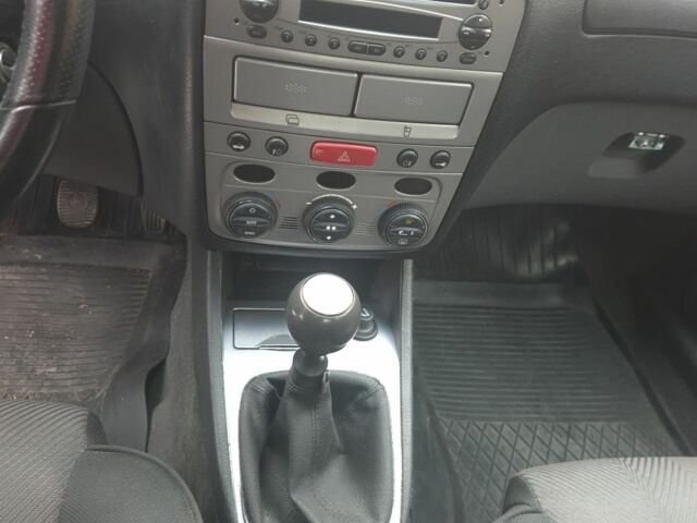 Черный Альфа Civic Coupe, объемом двигателя 1.9 л и пробегом 230 тыс. км за 2000 $, фото 2 на Automoto.ua