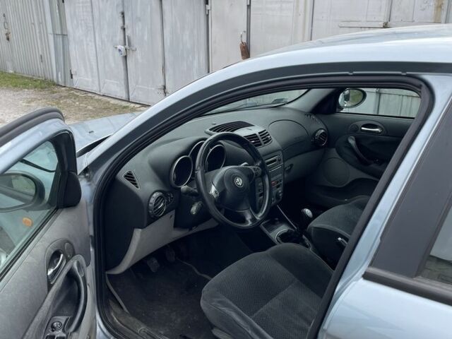 Серый Альфа Civic Coupe, объемом двигателя 1.6 л и пробегом 194 тыс. км за 2300 $, фото 5 на Automoto.ua