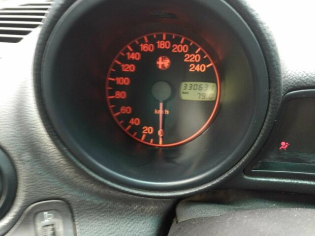 Черный Альфа 156, объемом двигателя 1.7 л и пробегом 331 тыс. км за 3000 $, фото 3 на Automoto.ua