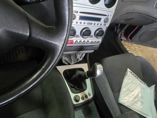 Красный Альфа 156, объемом двигателя 2 л и пробегом 270 тыс. км за 3300 $, фото 5 на Automoto.ua