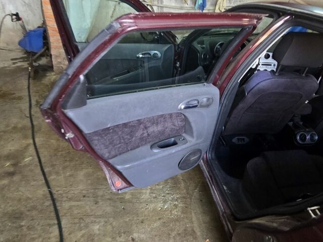 Красный Альфа 156, объемом двигателя 2 л и пробегом 270 тыс. км за 3300 $, фото 8 на Automoto.ua