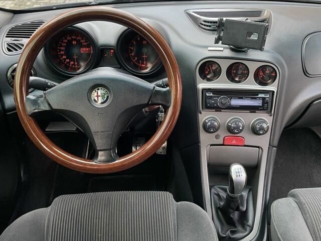 Сірий Альфа 156, об'ємом двигуна 1.7 л та пробігом 250 тис. км за 2600 $, фото 6 на Automoto.ua