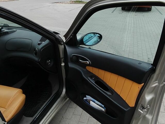 Серый Альфа 156, объемом двигателя 1.9 л и пробегом 360 тыс. км за 3500 $, фото 6 на Automoto.ua