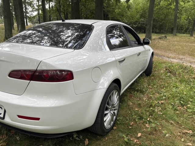 Білий Альфа 159, об'ємом двигуна 1.8 л та пробігом 103 тис. км за 7650 $, фото 3 на Automoto.ua