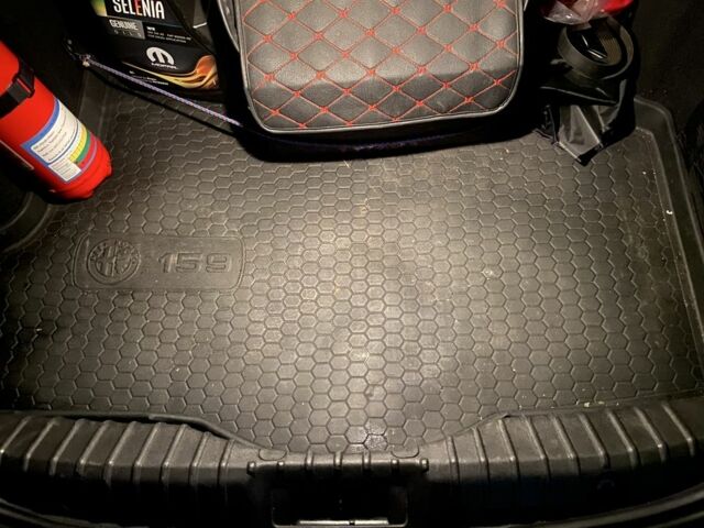 Альфа 159 2006 у Чернівцях на Automoto.ua Чорний Альфа 159, об'ємом двигуна 1.9 л та пробігом 242 тис. км за 7700 $, фото 21 на Automoto.ua