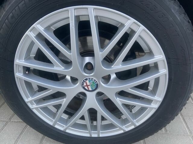 Альфа 159 2006 у Чернівцях на Automoto.ua Чорний Альфа 159, об'ємом двигуна 1.9 л та пробігом 242 тис. км за 7700 $, фото 5 на Automoto.ua