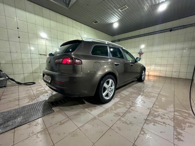 Коричневый Альфа 159, объемом двигателя 1.9 л и пробегом 320 тыс. км за 2700 $, фото 2 на Automoto.ua