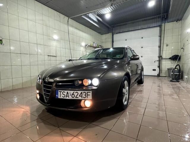 Коричневый Альфа 159, объемом двигателя 1.9 л и пробегом 320 тыс. км за 2700 $, фото 1 на Automoto.ua