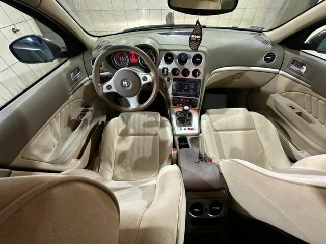 Коричневый Альфа 159, объемом двигателя 1.9 л и пробегом 320 тыс. км за 2700 $, фото 5 на Automoto.ua