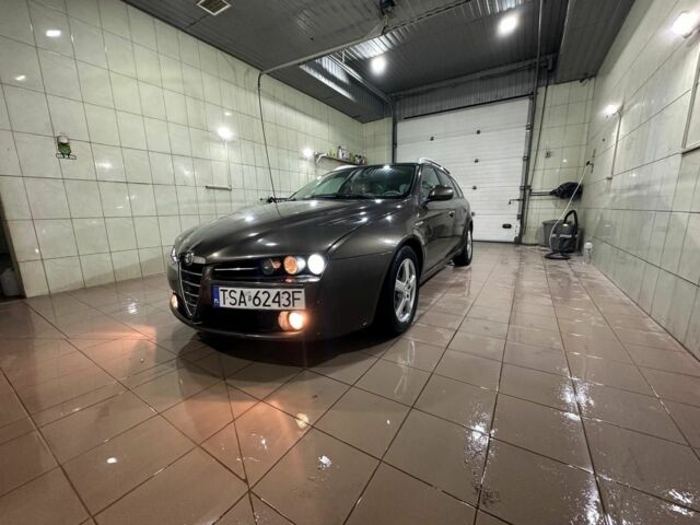 Коричневый Альфа 159, объемом двигателя 1.9 л и пробегом 320 тыс. км за 2700 $, фото 4 на Automoto.ua