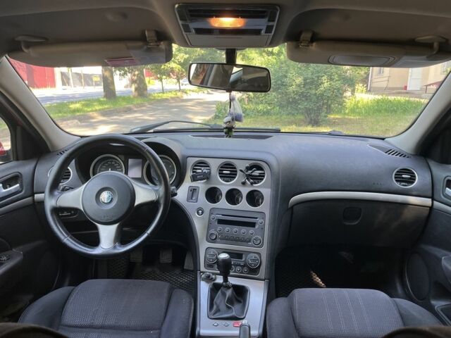 Червоний Альфа 159, об'ємом двигуна 1.9 л та пробігом 271 тис. км за 6700 $, фото 4 на Automoto.ua