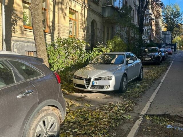 Сірий Альфа 159, об'ємом двигуна 2 л та пробігом 255 тис. км за 4999 $, фото 1 на Automoto.ua