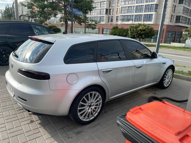 Сірий Альфа 159, об'ємом двигуна 2.4 л та пробігом 250 тис. км за 3000 $, фото 1 на Automoto.ua