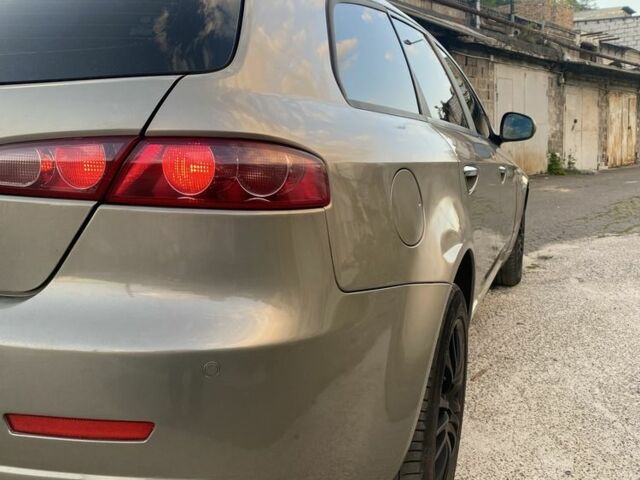 Серый Альфа 159, объемом двигателя 1.9 л и пробегом 314 тыс. км за 4600 $, фото 2 на Automoto.ua