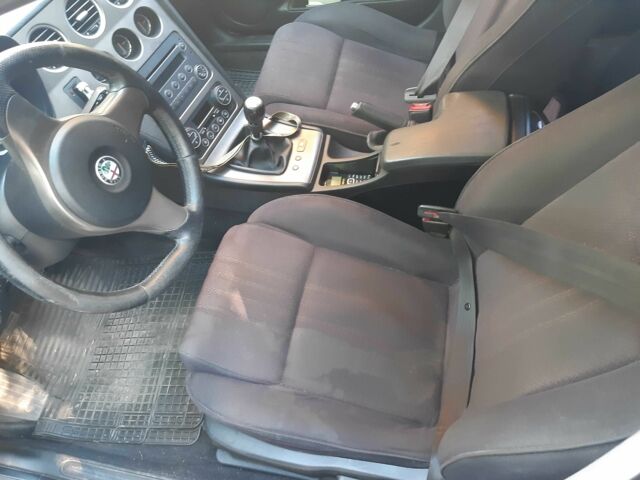 Серый Альфа 159, объемом двигателя 1.9 л и пробегом 284 тыс. км за 4999 $, фото 10 на Automoto.ua