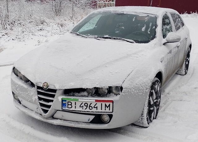 Серый Альфа 159, объемом двигателя 2 л и пробегом 257 тыс. км за 8022 $, фото 2 на Automoto.ua