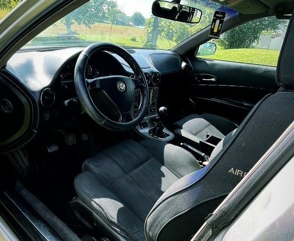 Сірий Альфа 166, об'ємом двигуна 2 л та пробігом 198 тис. км за 2700 $, фото 6 на Automoto.ua