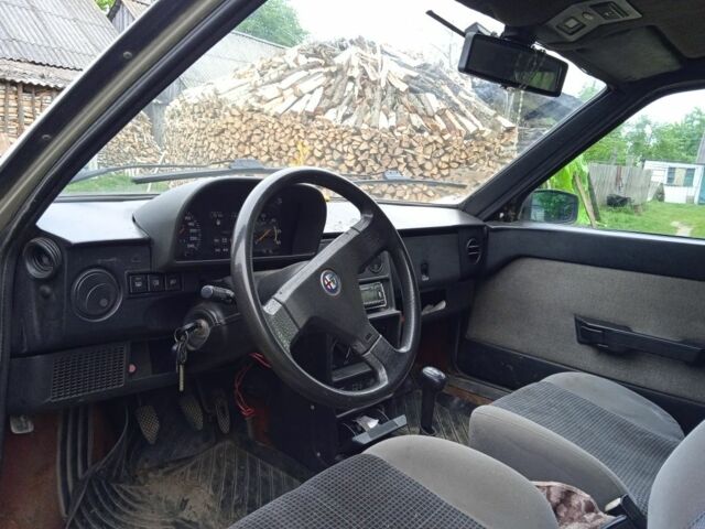 Серый Альфа 33, объемом двигателя 1 л и пробегом 350 тыс. км за 700 $, фото 9 на Automoto.ua