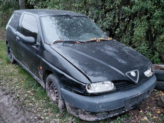 Чорний Альфа Ромео 145, об'ємом двигуна 0 л та пробігом 100 тис. км за 229 $, фото 1 на Automoto.ua