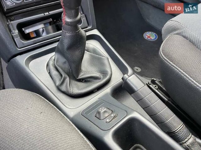 Фіолетовий Альфа Ромео 145, об'ємом двигуна 2 л та пробігом 194 тис. км за 4500 $, фото 22 на Automoto.ua