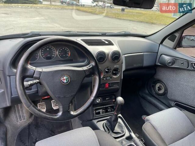 Фіолетовий Альфа Ромео 145, об'ємом двигуна 2 л та пробігом 194 тис. км за 4500 $, фото 16 на Automoto.ua