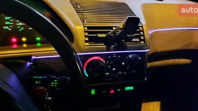 Красный Альфа Ромео 145, объемом двигателя 1.6 л и пробегом 100 тыс. км за 1900 $, фото 3 на Automoto.ua