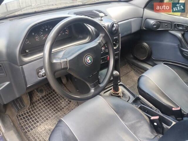 Синій Альфа Ромео 146, об'ємом двигуна 1.6 л та пробігом 245 тис. км за 2200 $, фото 4 на Automoto.ua