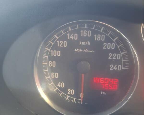 Альфа Ромео 147 2005 в Лугинах на Automoto.ua Бежевый Альфа Ромео 147, объемом двигателя 1.6 л и пробегом 186 тыс. км за 4500 $, фото 12 на Automoto.ua