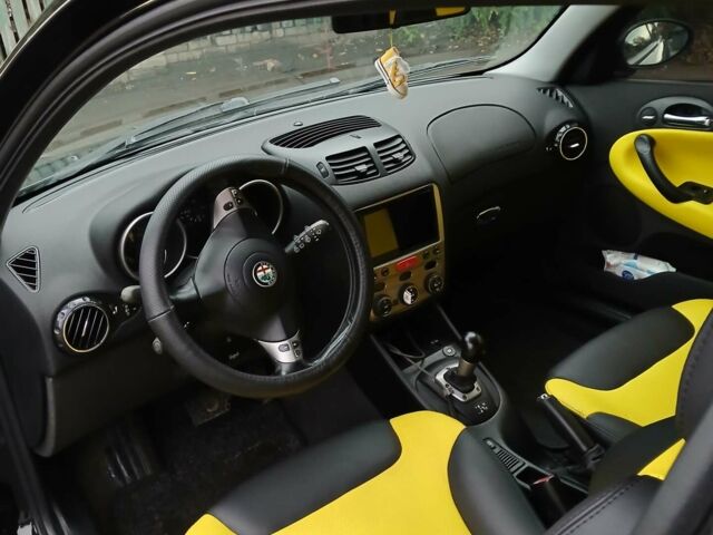 Чорний Альфа Ромео 147, об'ємом двигуна 1.97 л та пробігом 237 тис. км за 4400 $, фото 3 на Automoto.ua