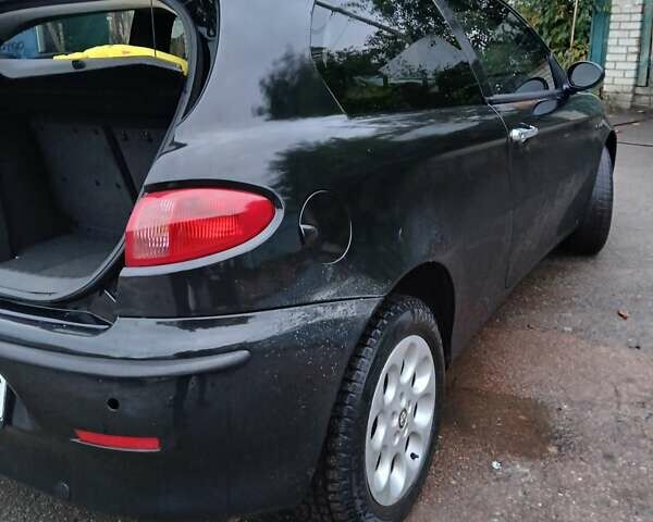 Чорний Альфа Ромео 147, об'ємом двигуна 1.97 л та пробігом 237 тис. км за 4700 $, фото 6 на Automoto.ua