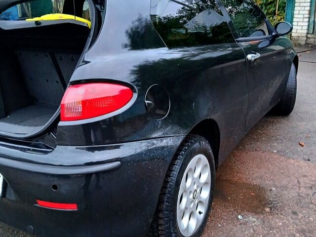 Чорний Альфа Ромео 147, об'ємом двигуна 2 л та пробігом 237 тис. км за 4700 $, фото 3 на Automoto.ua